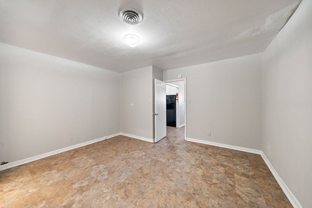 311 9th St N - Photo 7 of 18
