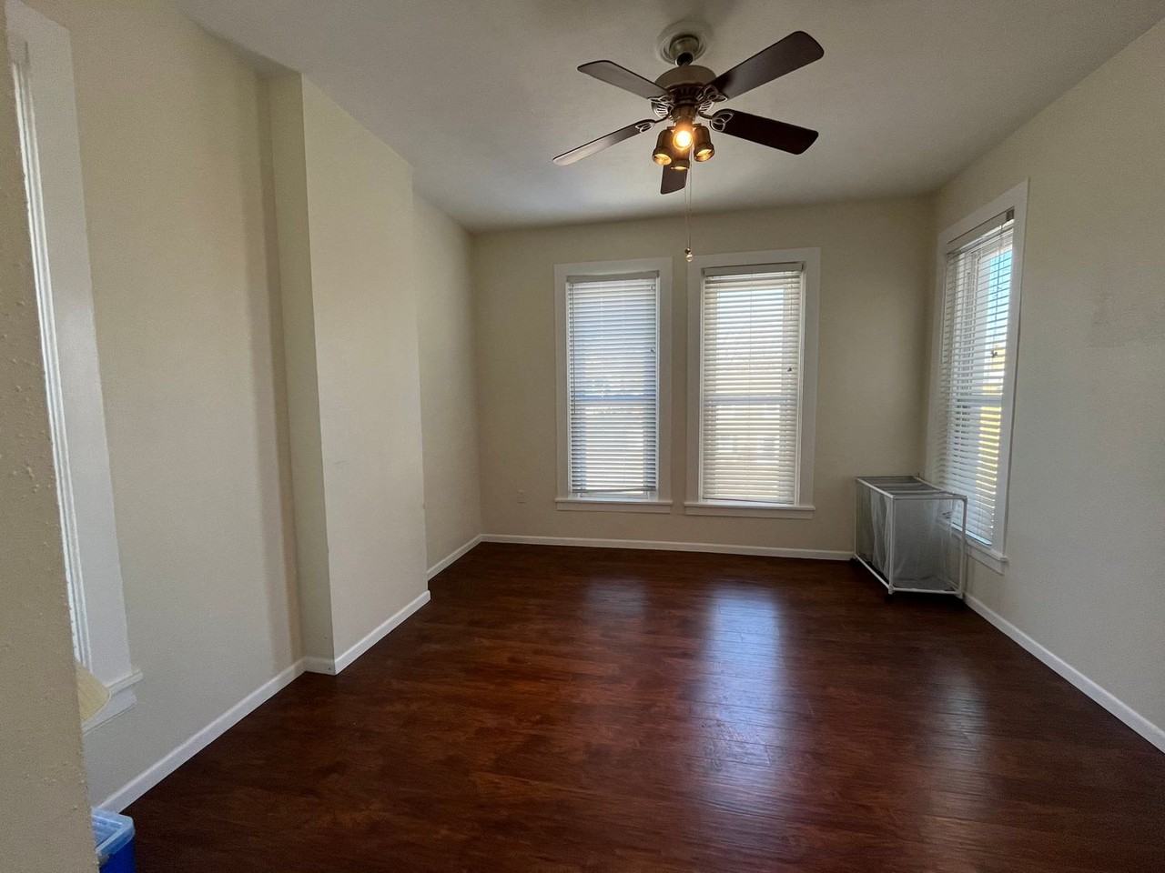 539 E 6th St. - Photo 3 of 6