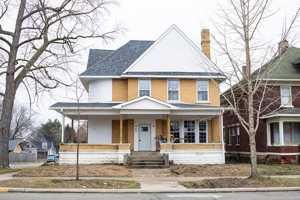 featured image of 1000 S 7th St