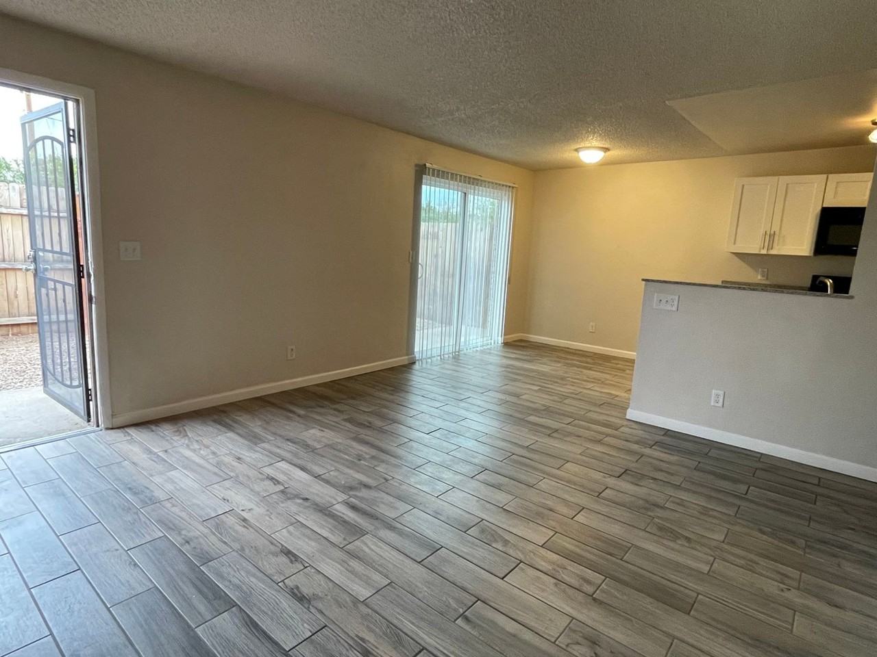 3062 N Edith Blvd - Photo 7 of 10