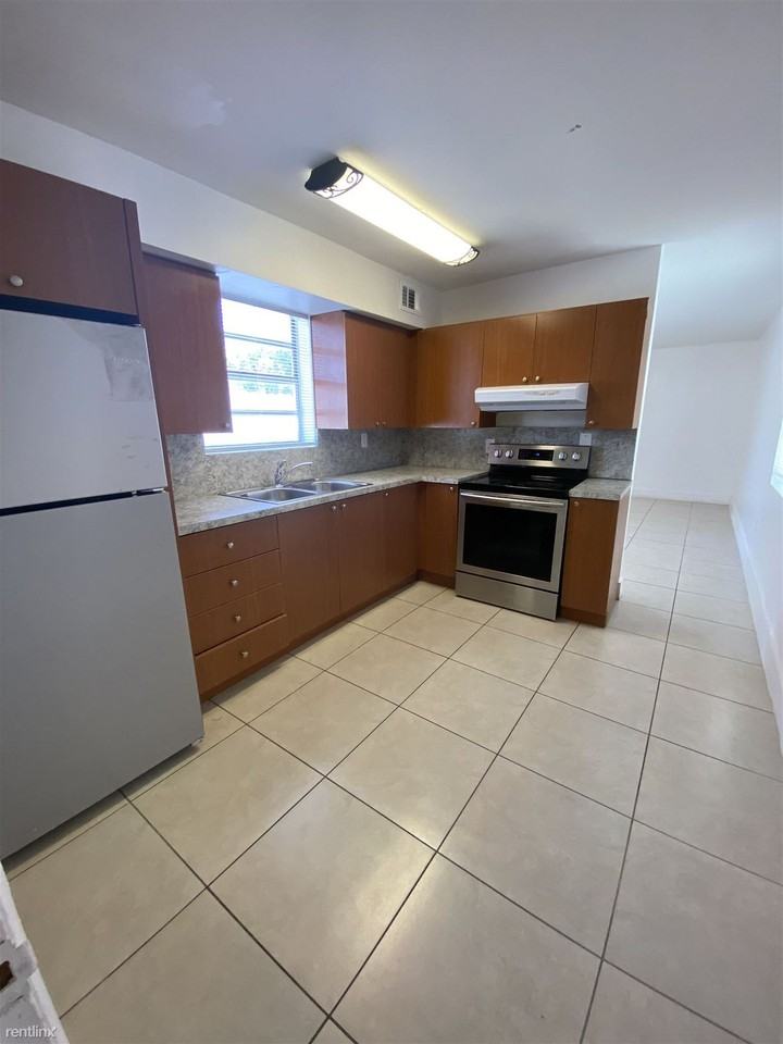 621 Glenn Pkwy - Photo 3 of 16