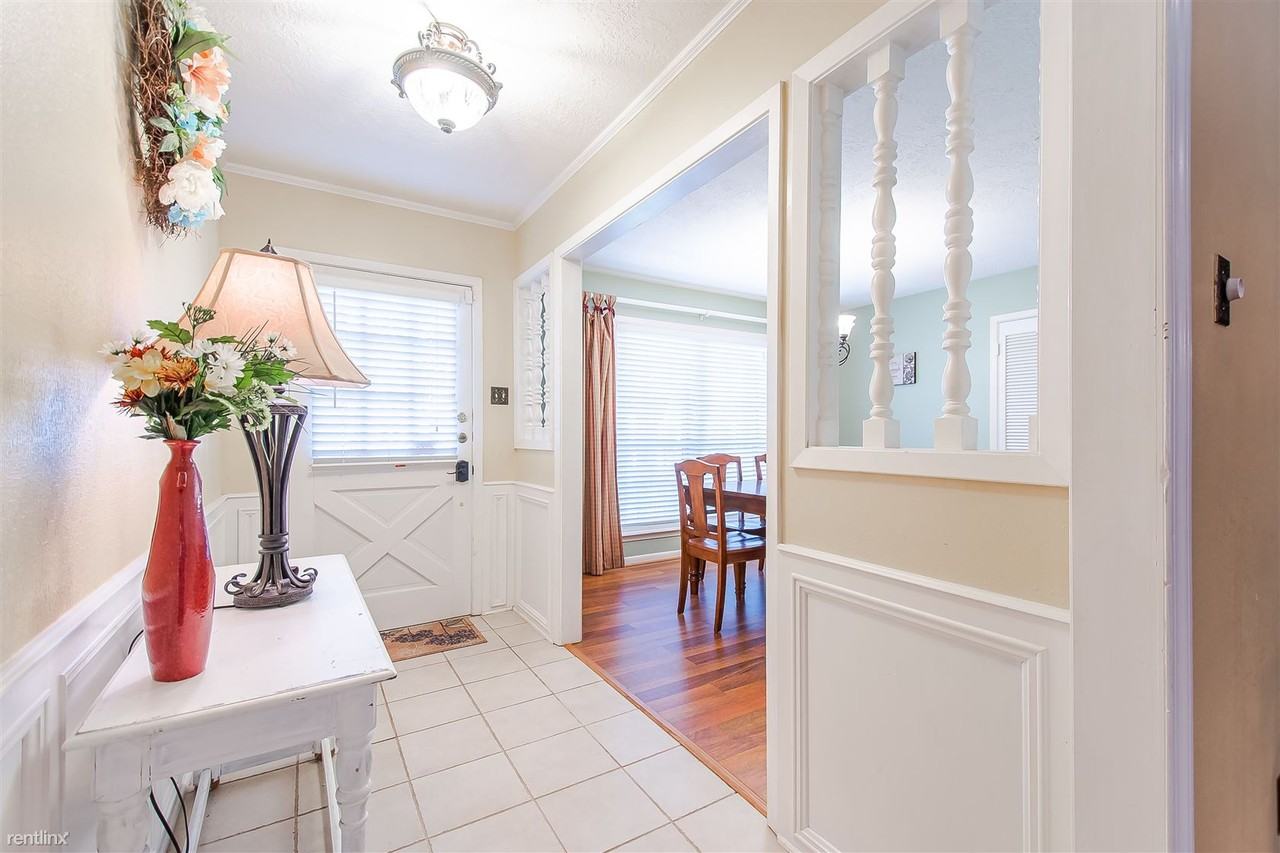 1102 Guadalupe Dr - Photo 2 of 25