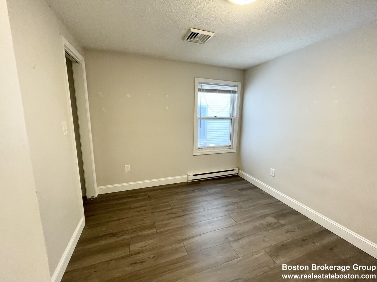 114 Buttonwood St - Photo 7 of 12