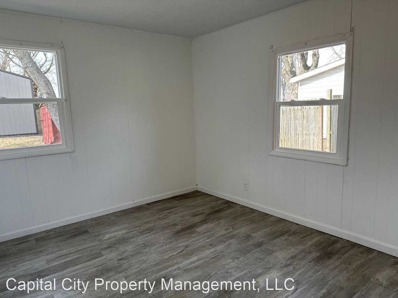 403 S State St - Photo 2 of 13