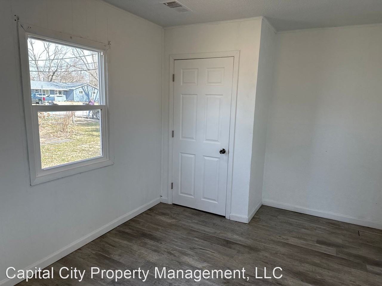 403 S State St - Photo 3 of 13