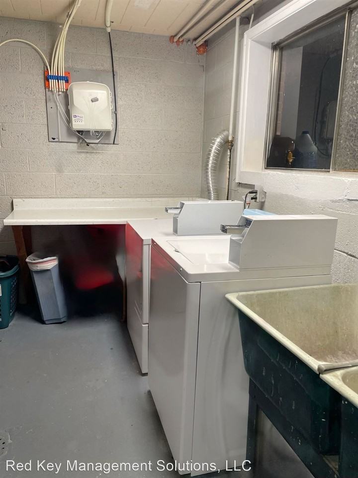 The Irwin Building: One and Two bedroom apartments. - Photo 3 of 4