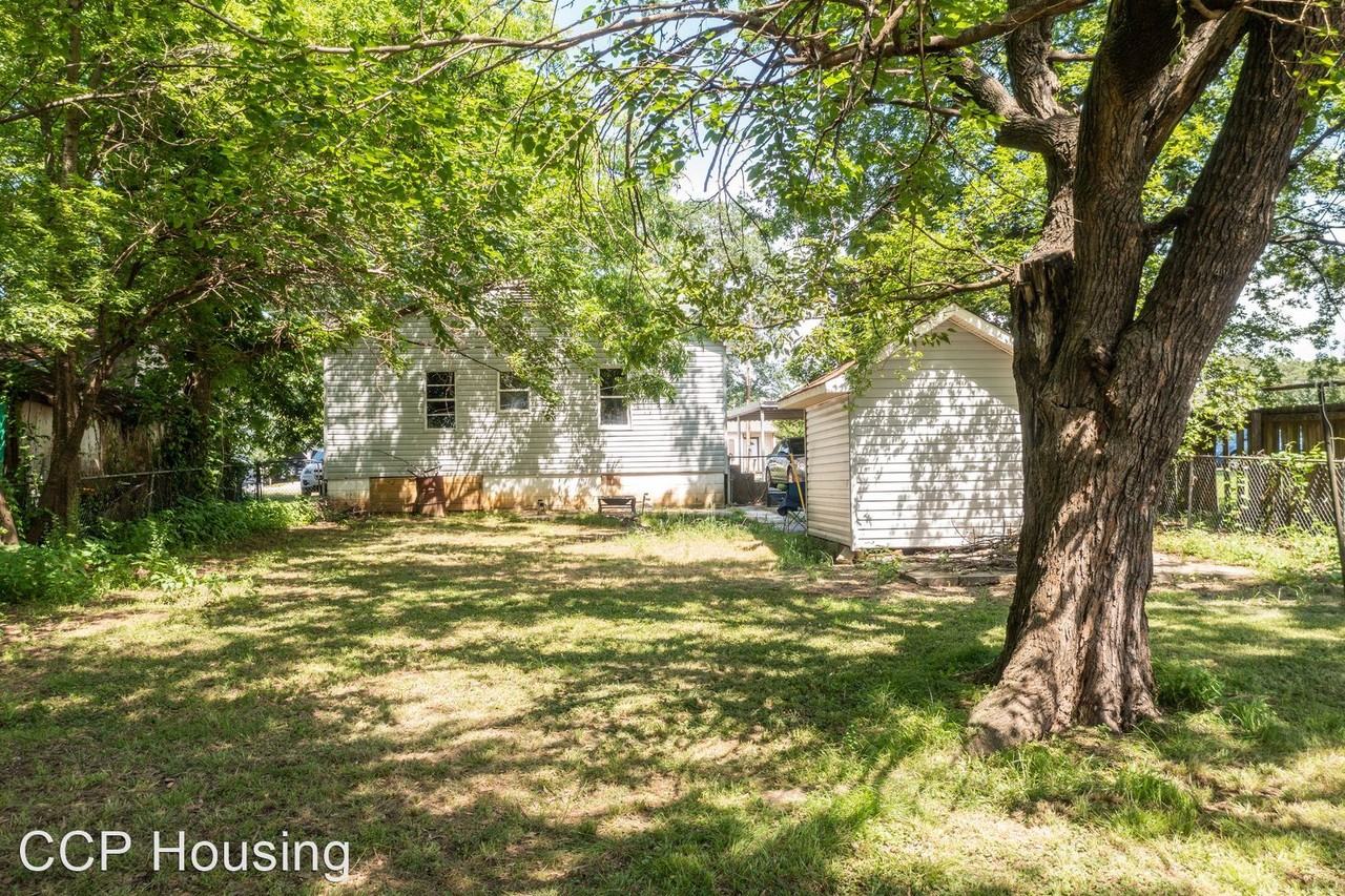 1101 N 44th St - Photo 2 of 20