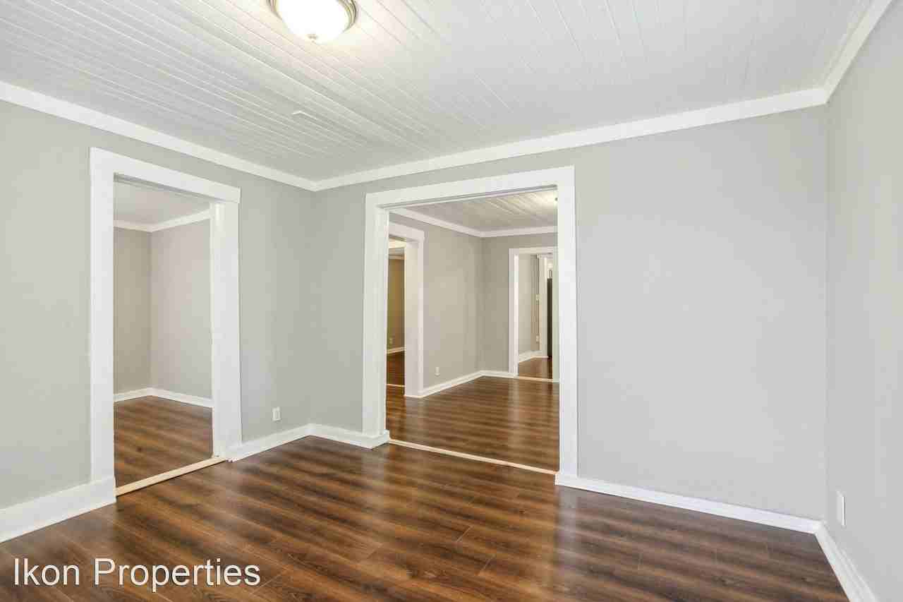 1025 W 47th St - Photo 2 of 14