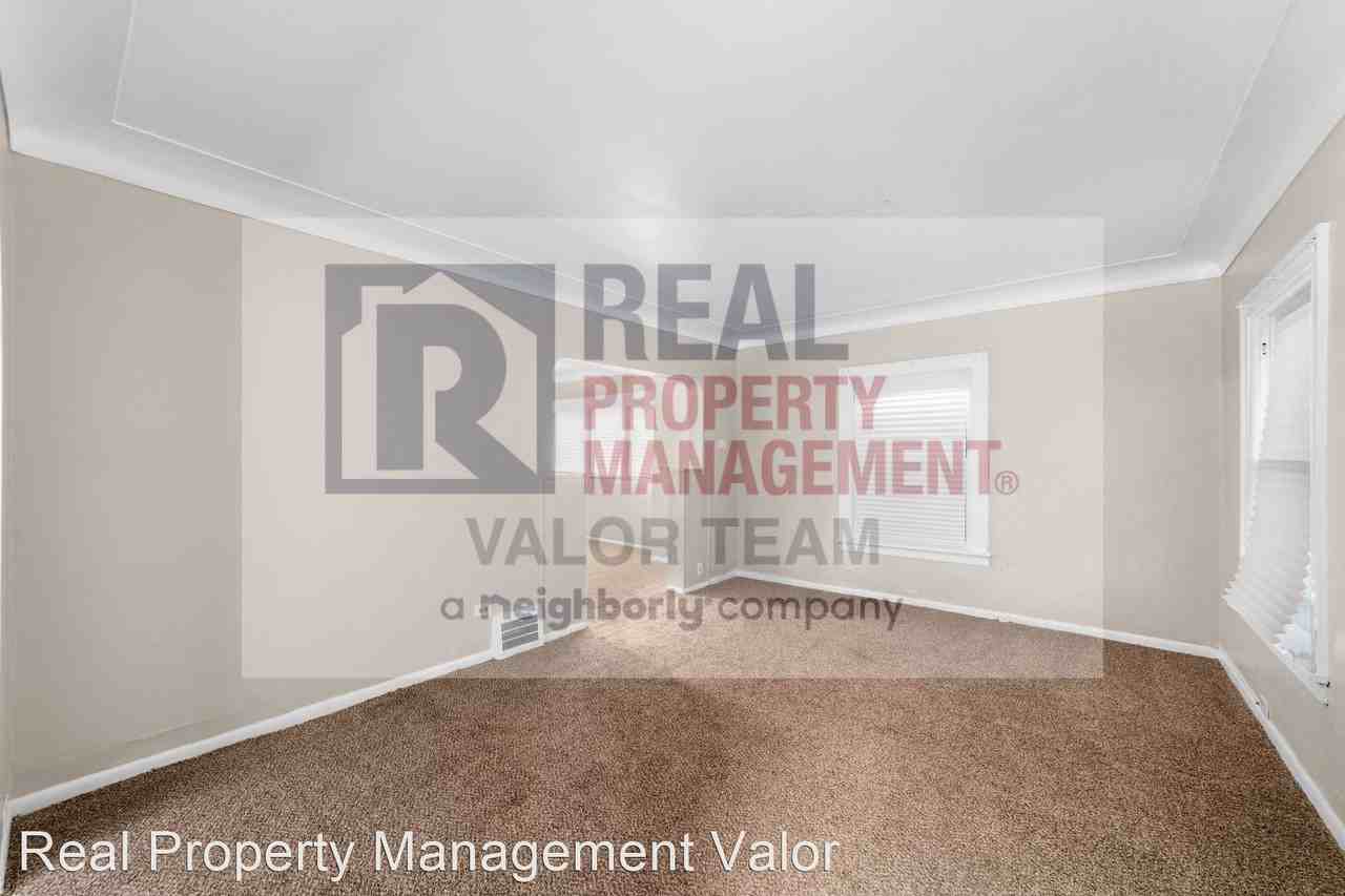 1761 Wayside Rd - Photo 2 of 27