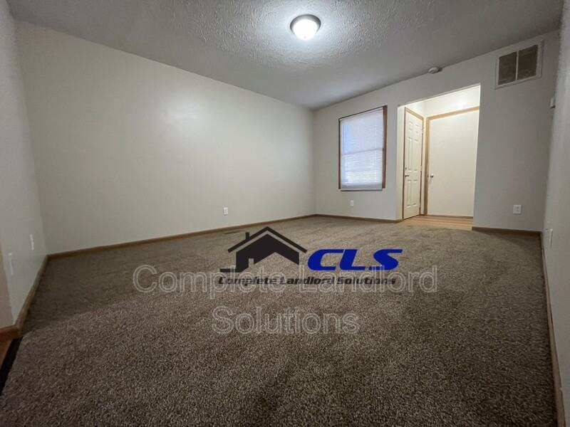 1717 E Southern Manor Dr - Photo 2 of 15