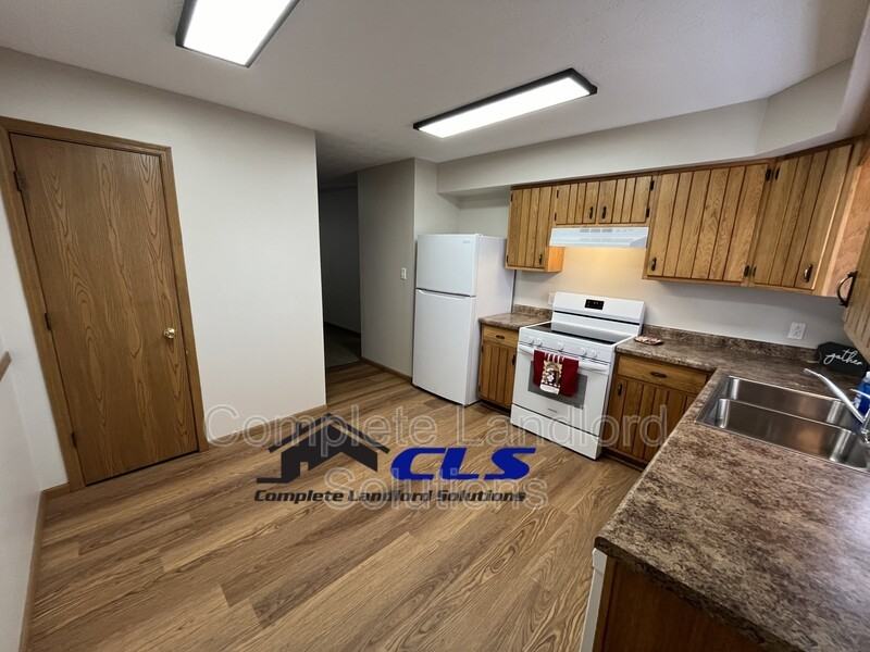 1717 E Southern Manor Dr - Photo 3 of 15