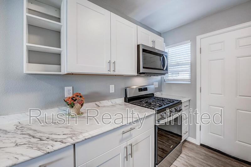 2605 E 43rd Ave - Photo 2 of 10