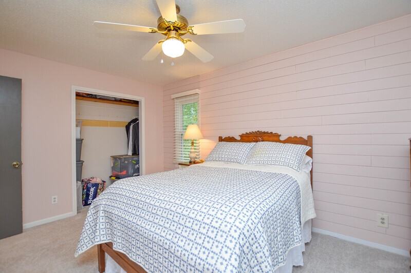 1059 Woodlake Ln - Photo 3 of 42