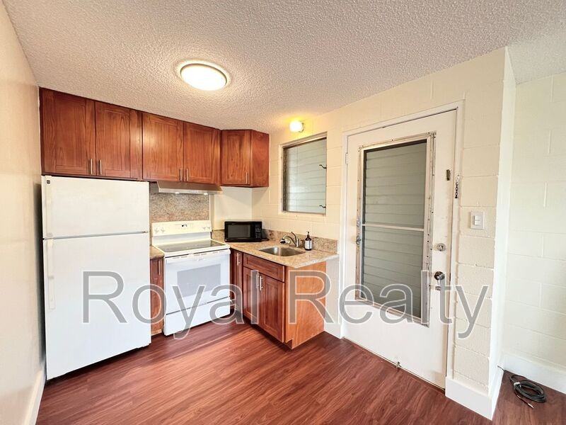 1335 Wilder Ave #304 - Photo 2 of 12