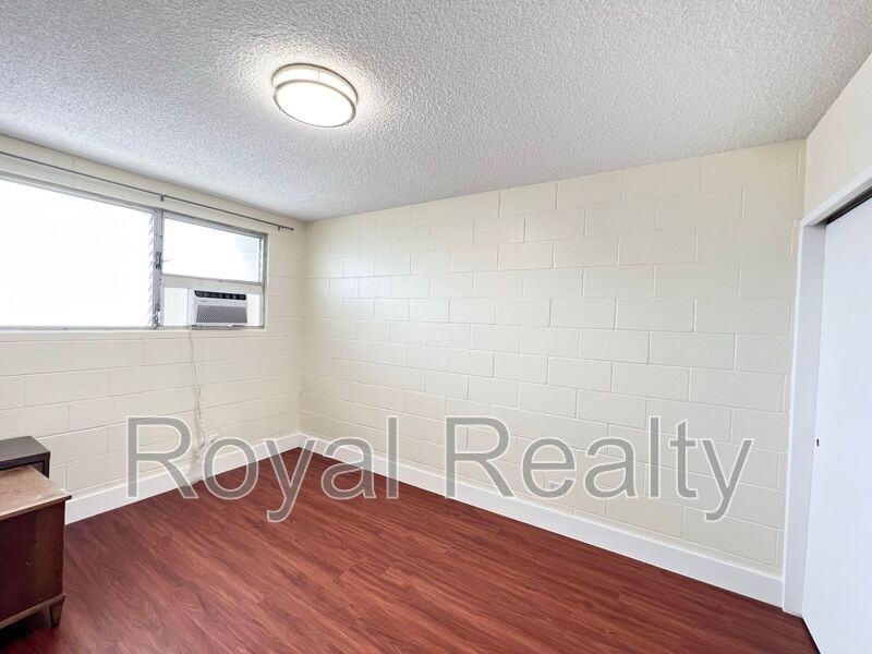 1335 Wilder Ave #304 - Photo 6 of 12