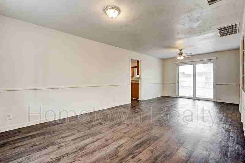 917 Ne 81st St - Photo 5 of 28