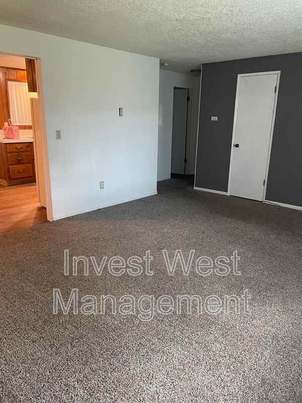 524 Ne Anderson St - Photo 2 of 10