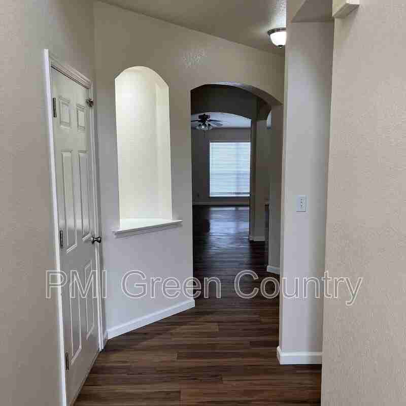 11899 S 269th East Ave - Photo 2 of 22