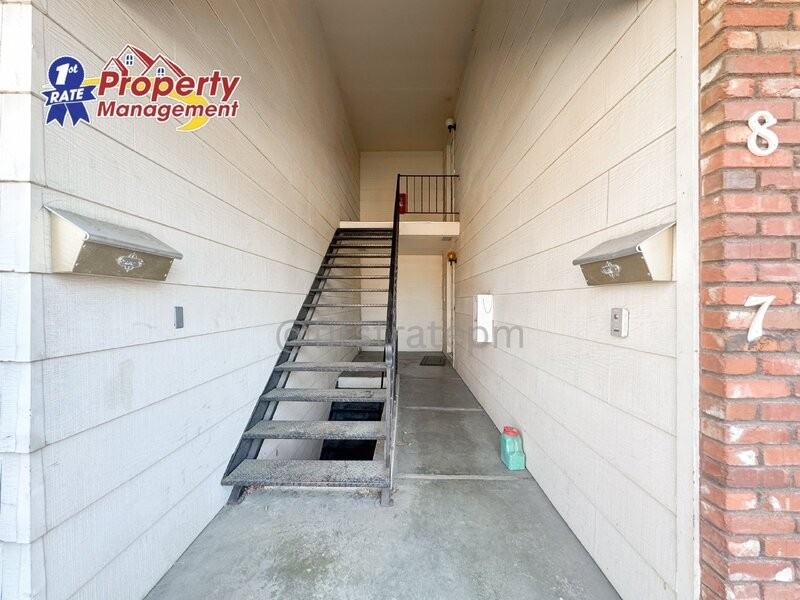 5575 W Franklin Rd #8 - Photo 3 of 22