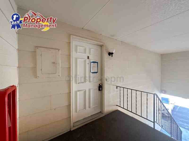 5575 W Franklin Rd #8 - Photo 4 of 22