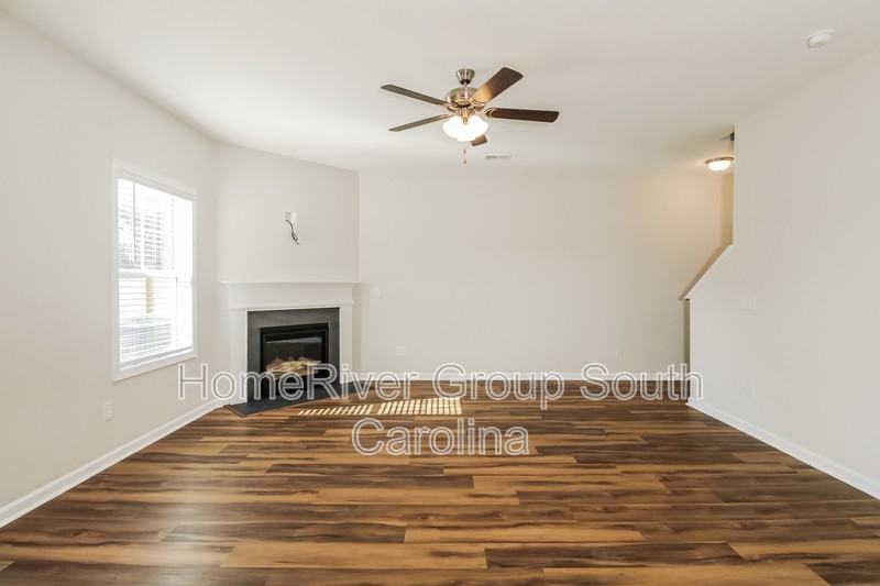 1540 Sawtooth Ln - Photo 2 of 20