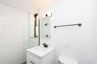 1008 W Altgeld St #10 - Photo 1 of 1