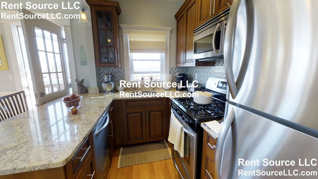 338 W 3rd St #3 - Photo 2 of 13