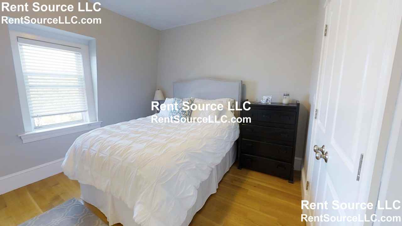 338 W 3rd St #3 - Photo 5 of 13