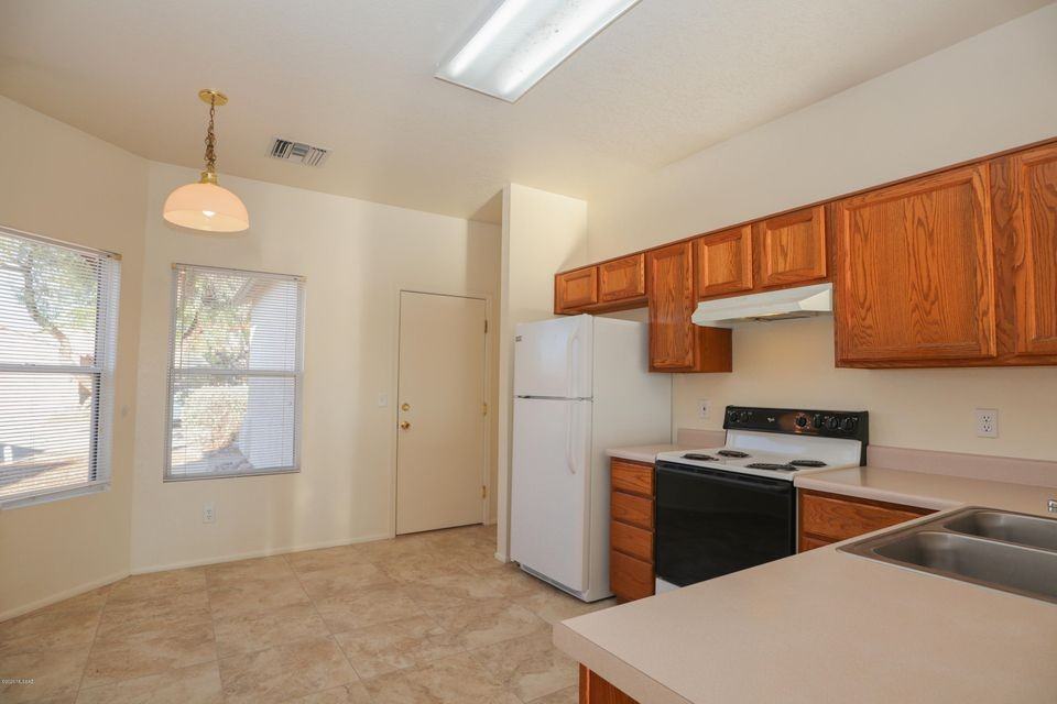 9258 E Muleshoe St - Photo 5 of 15