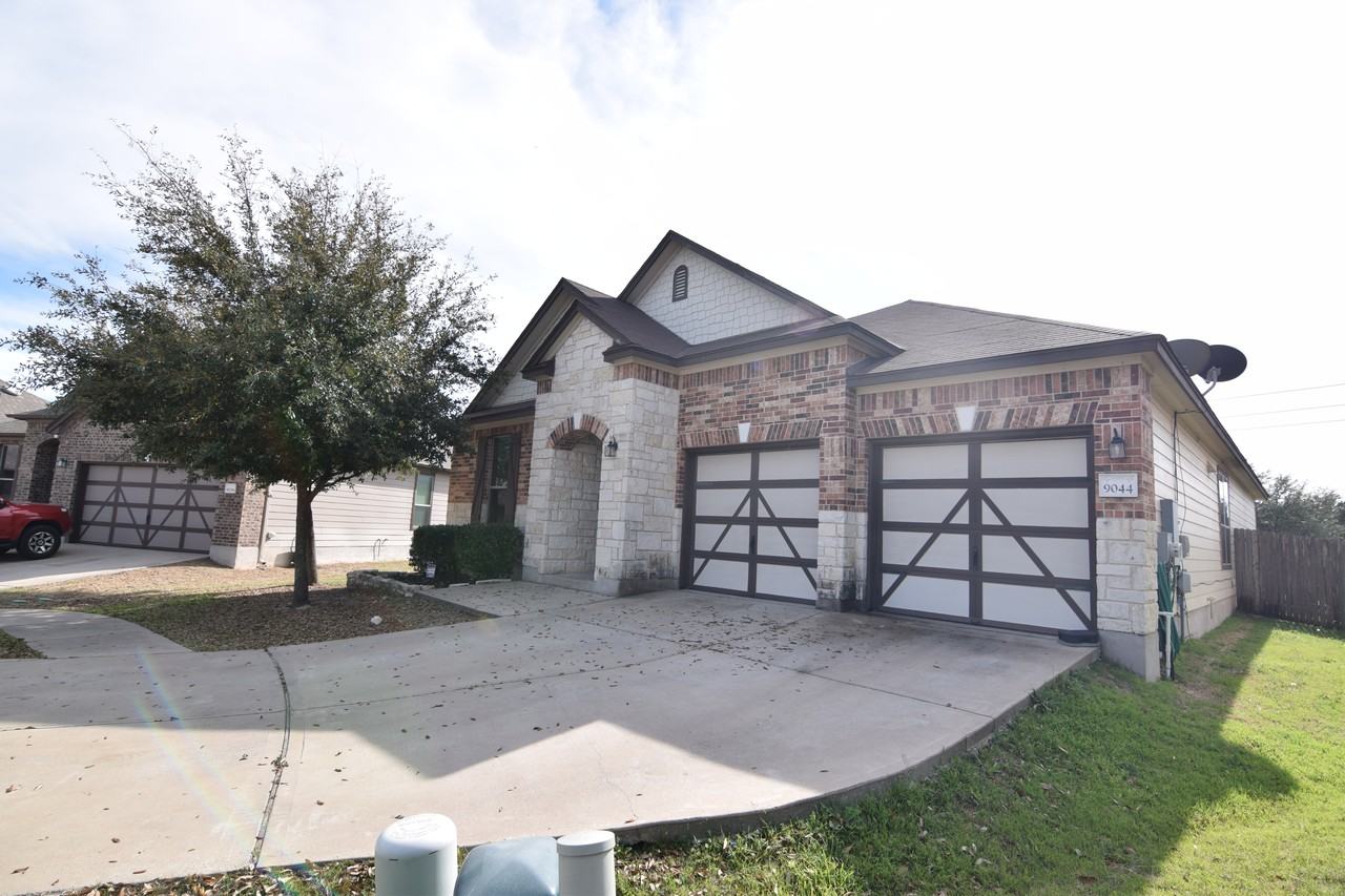 9044 Single Bend Trl - Photo 2 of 23