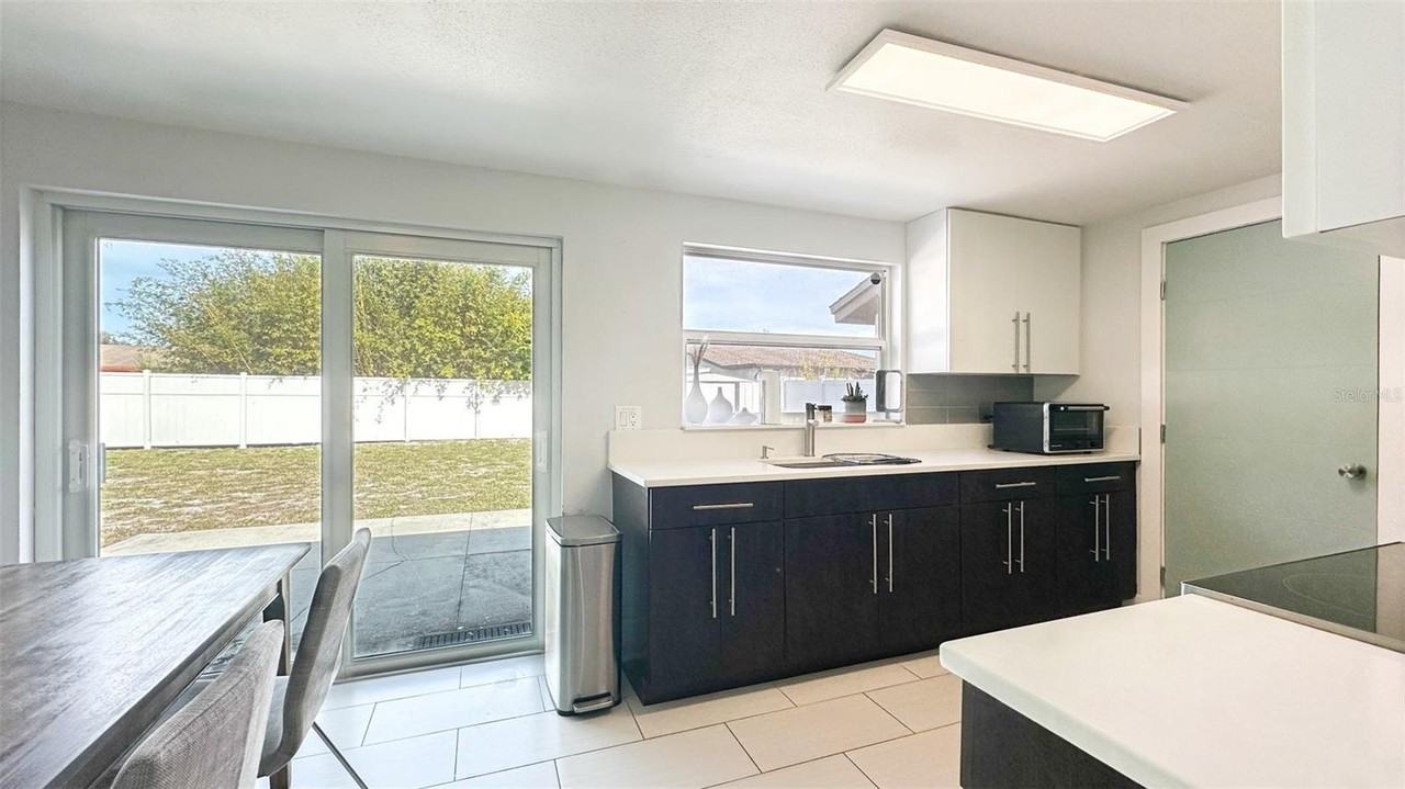 7904 Woodvine Cir - Photo 7 of 8