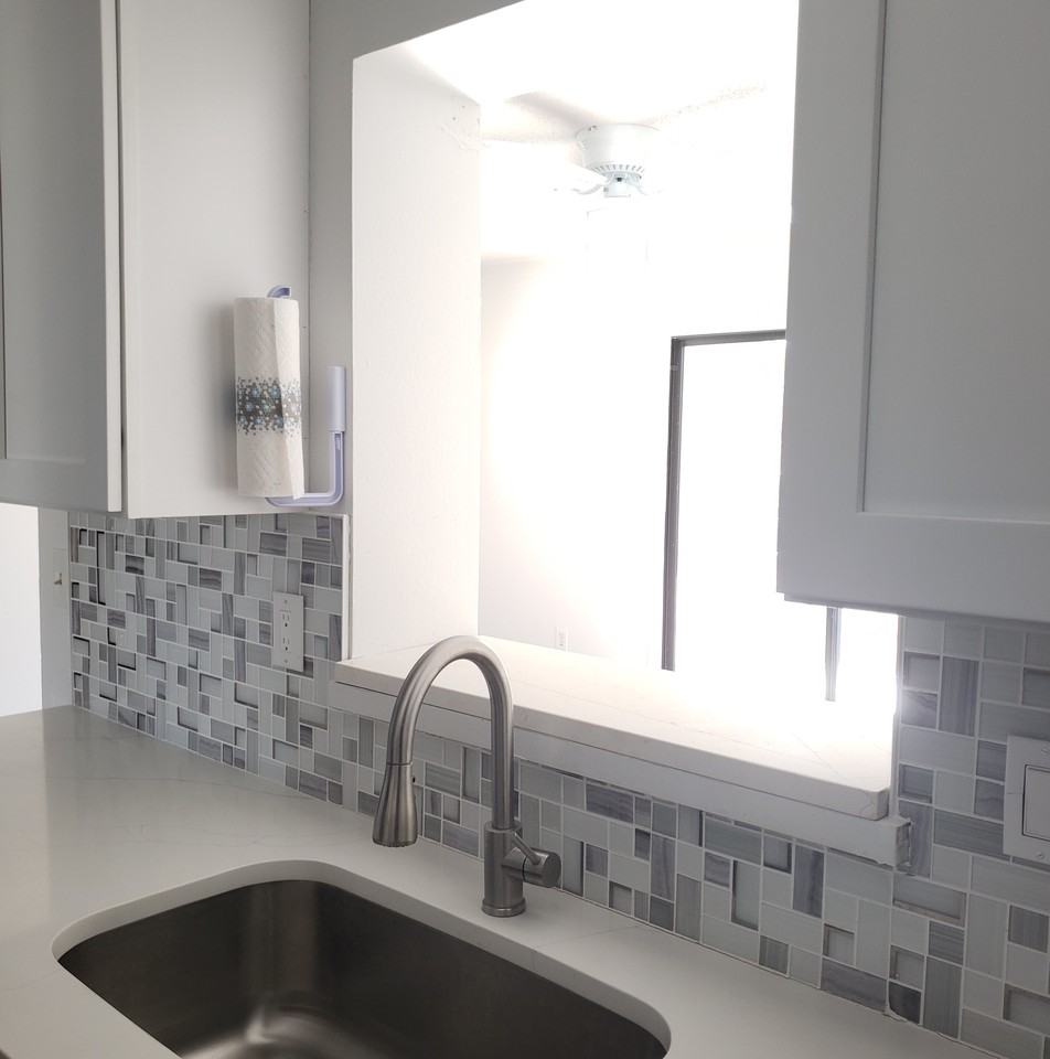 4486 Yorkshire Ave - Photo 7 of 26