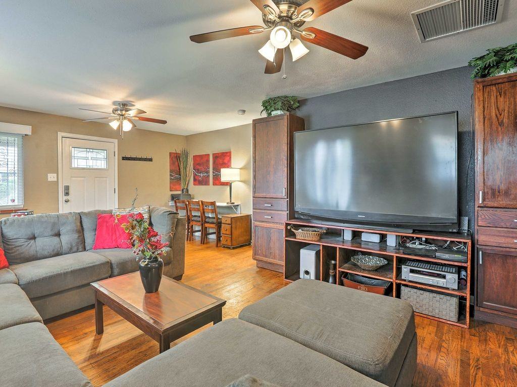 1300 Perry St #NA - Photo 6 of 50