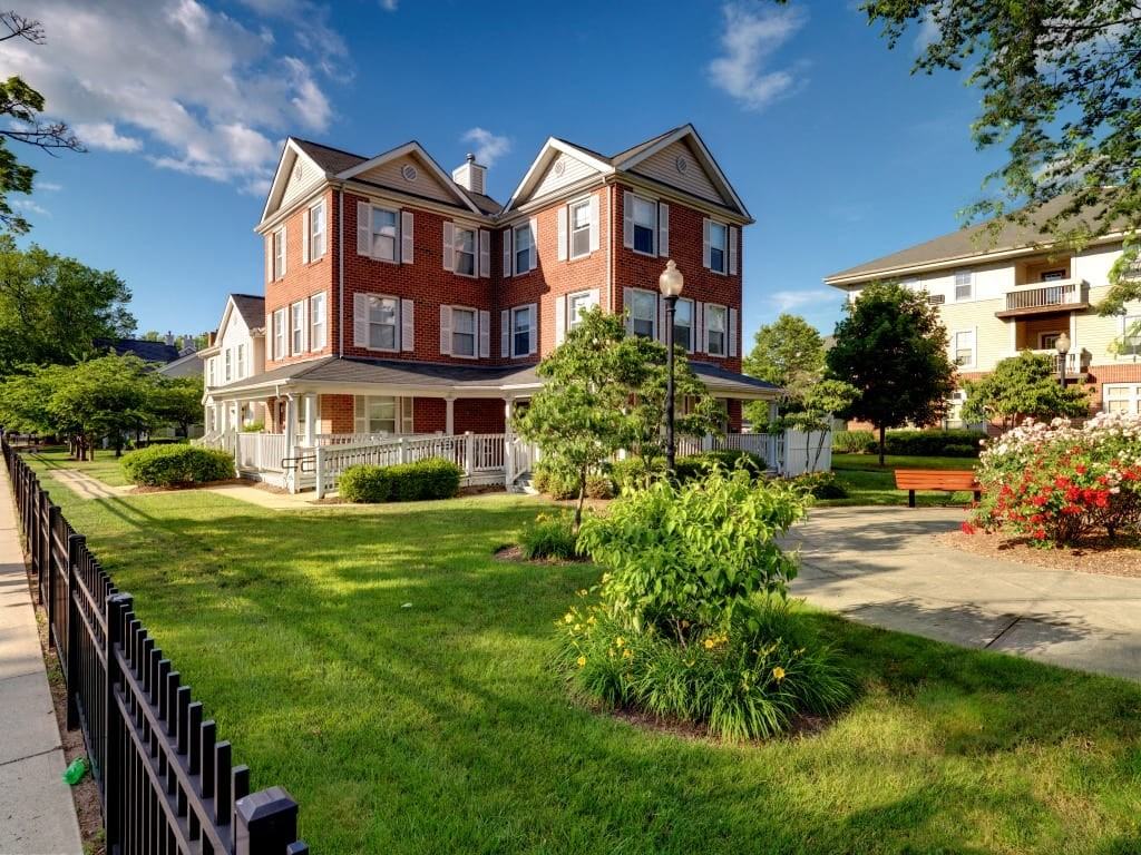 Monterey Place - Photo 3 of 14