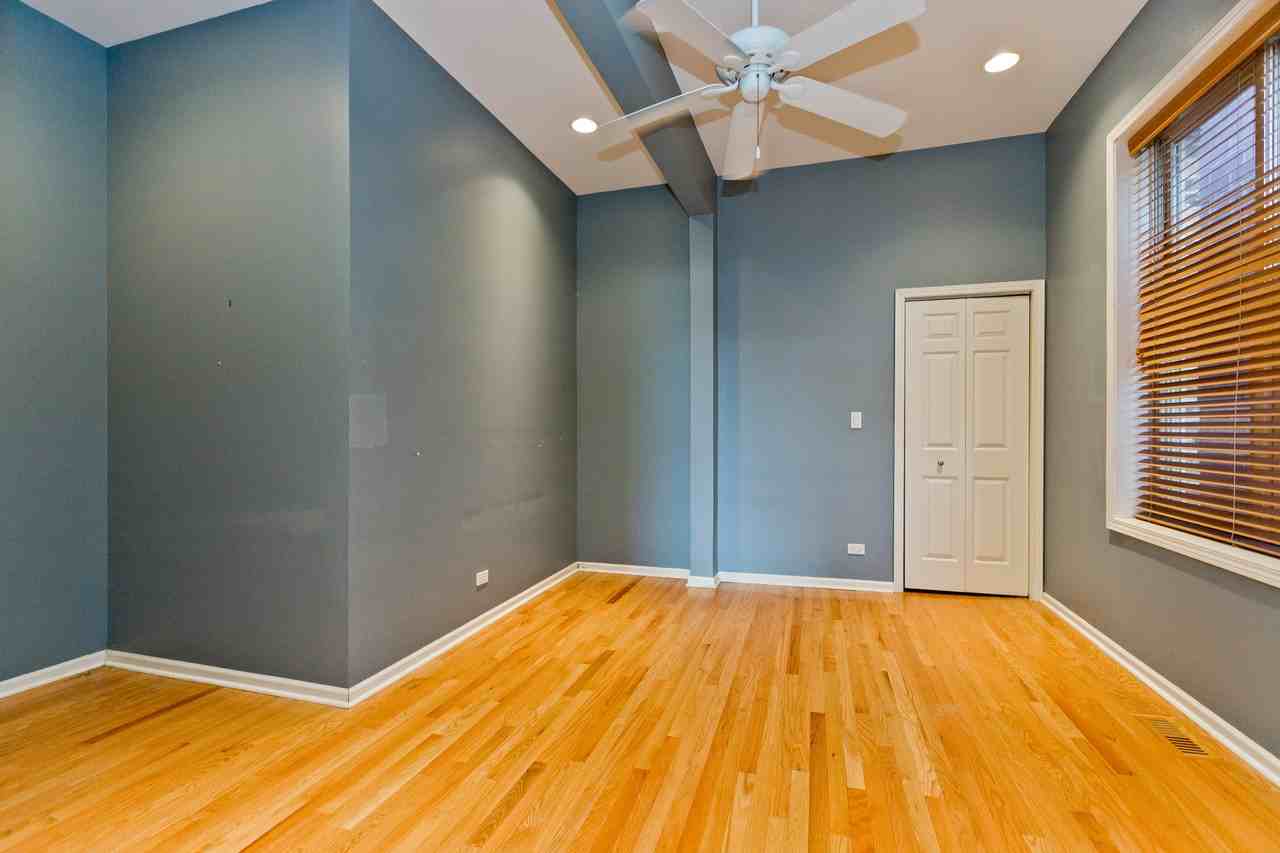 1317 N Wicker Park Ave #2R - Photo 3 of 10