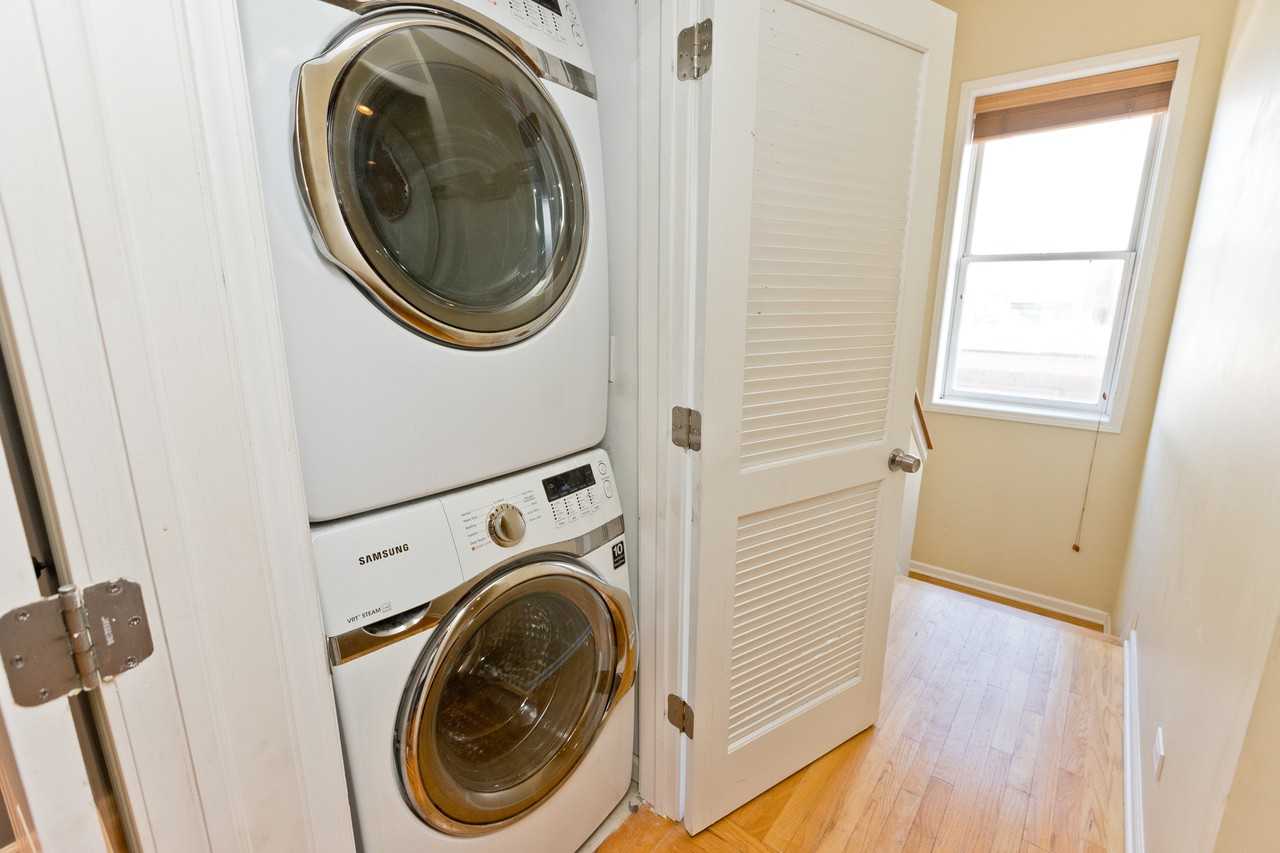 1317 N Wicker Park Ave #2R - Photo 5 of 10