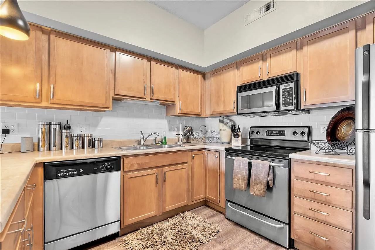 835 Blue Sky Dr #201 - Photo 5 of 10