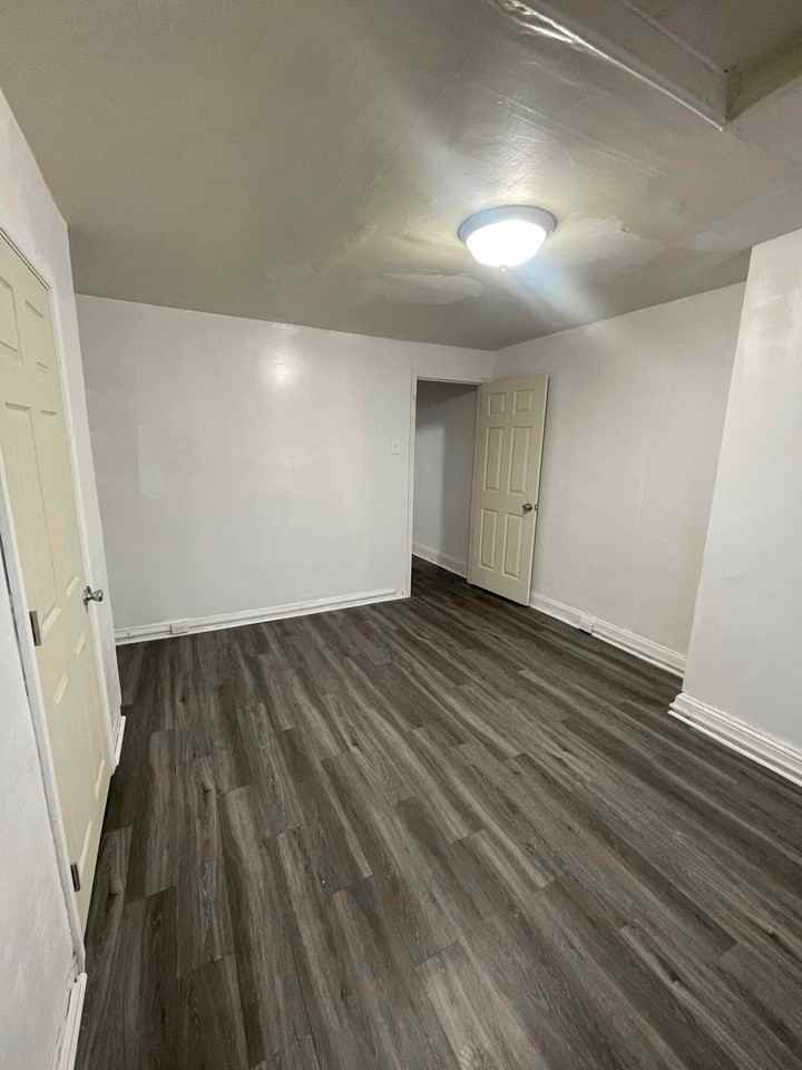 2514 E Madison St #NA - Photo 3 of 16