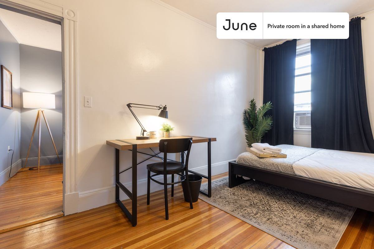 452 Hanover St #B - Photo 4 of 14