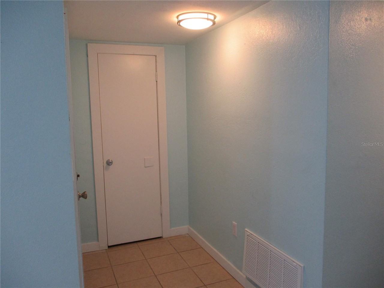 7804 Ilex Dr - Photo 3 of 20