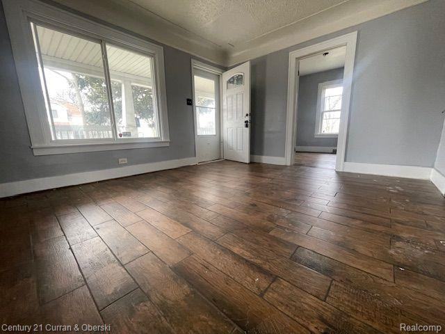 5530 Neckel St - Photo 2 of 9