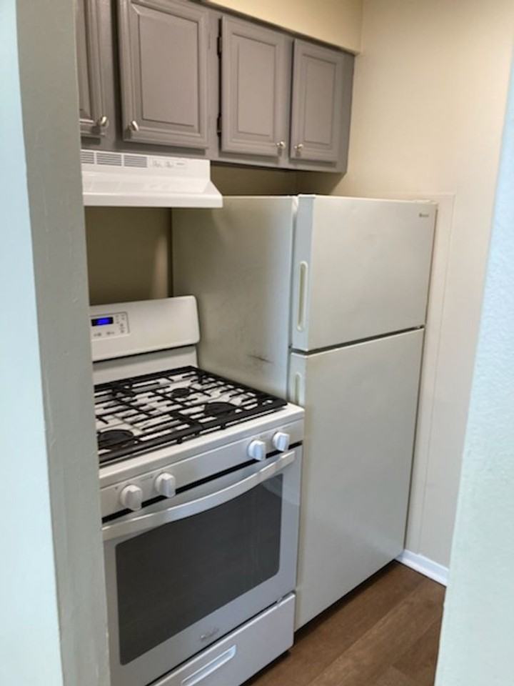 Morris Apartments - Photo 2 of 8