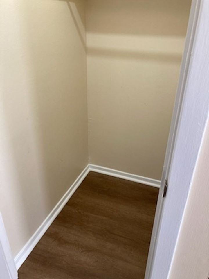 Morris Apartments - Photo 5 of 8