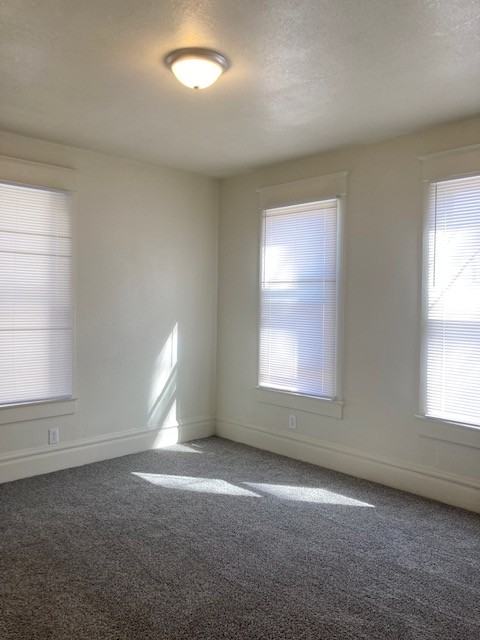 2419 Northeast Madison Avenue - Photo 6 of 18