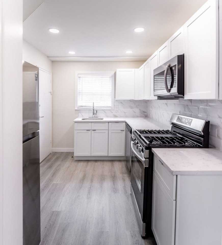 Grandview Gardens - Photo 3 of 23