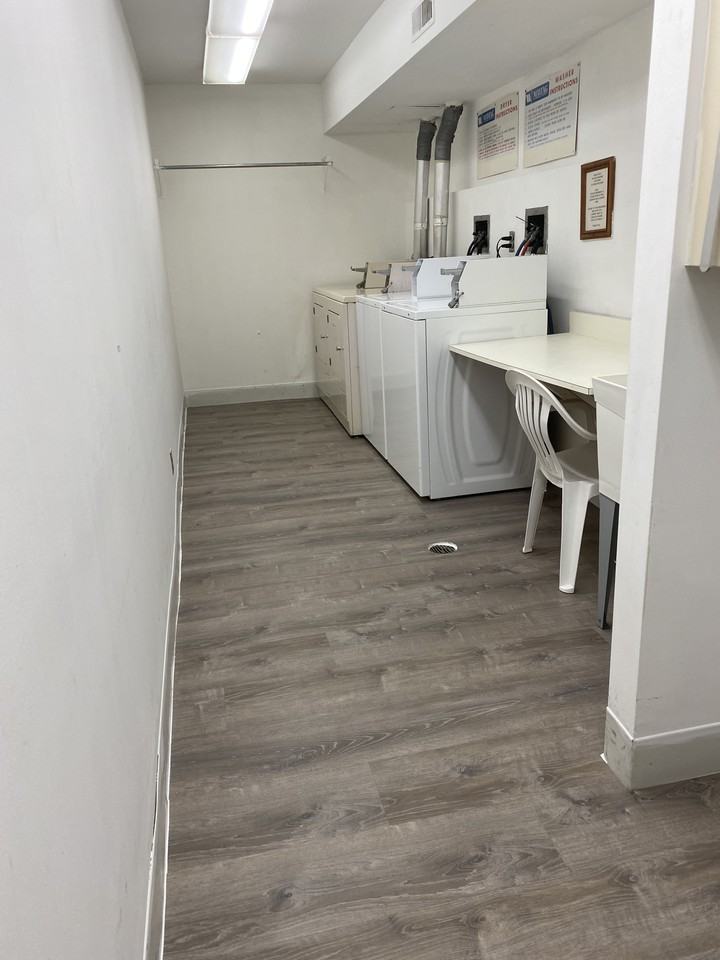 Hyannis House - Photo 4 of 10