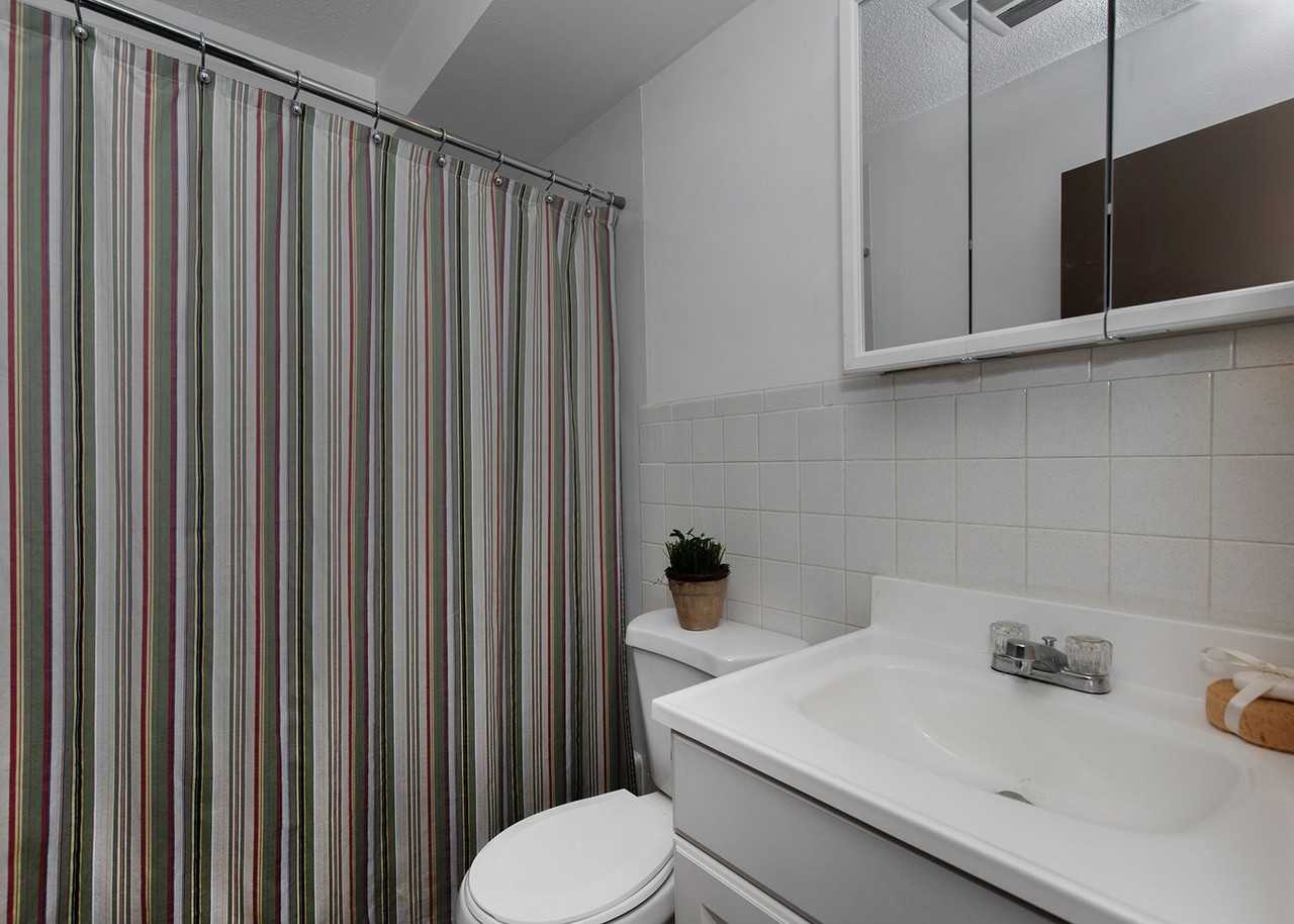 Candlelight Court Apartments - Photo 7 of 20