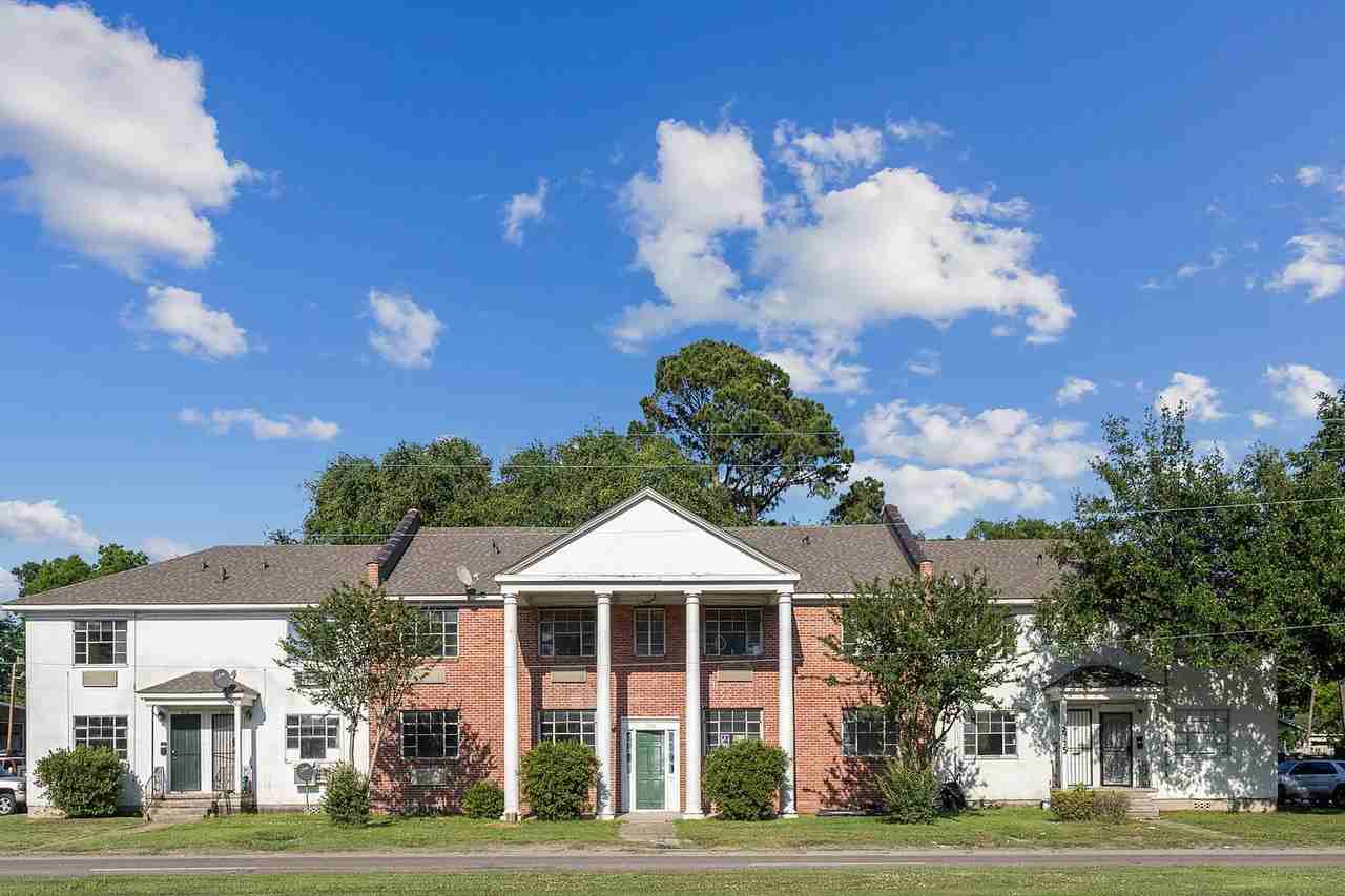 The Columns Apartments LLC - Photo 2 of 9