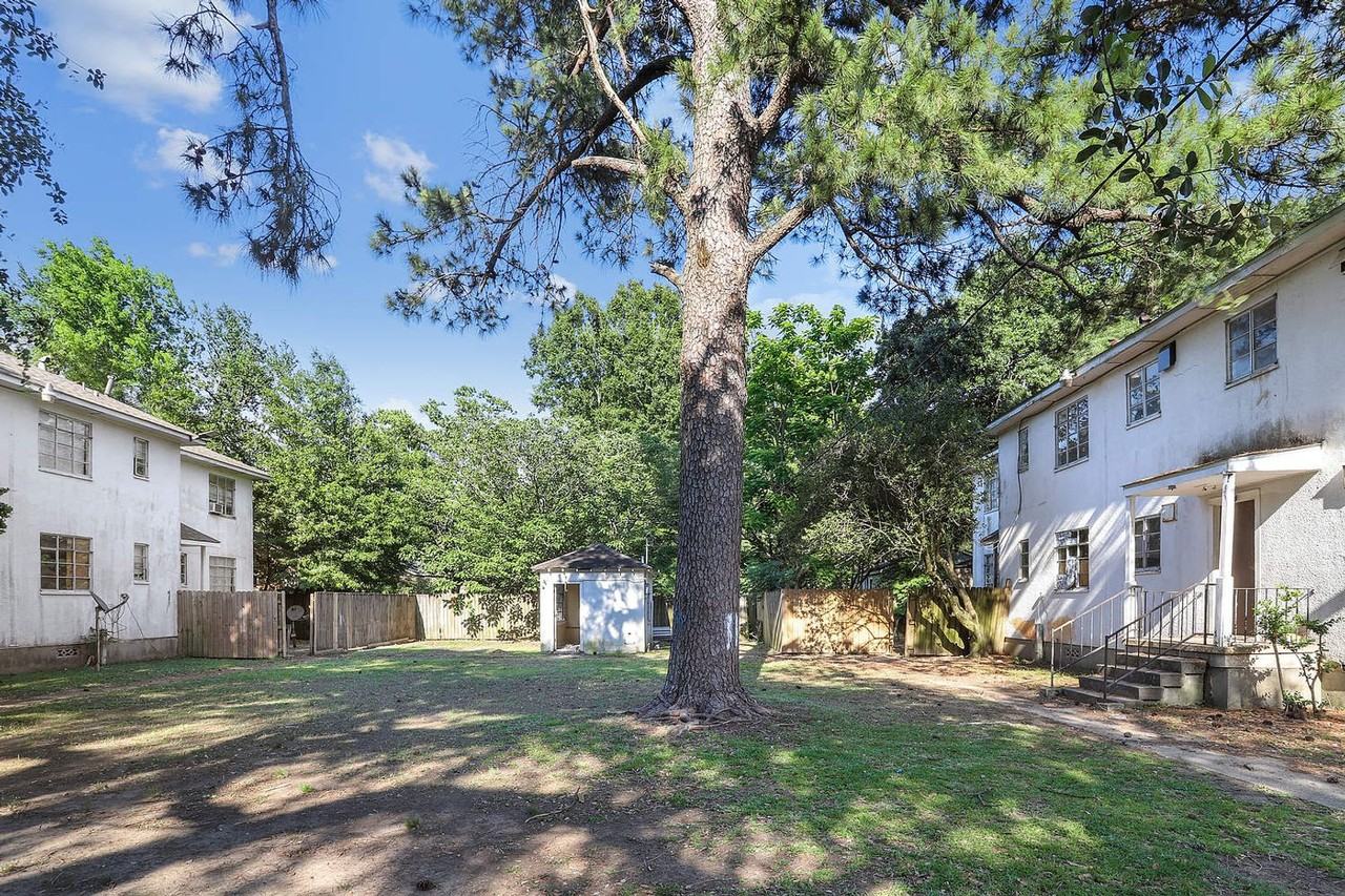 The Columns Apartments LLC - Photo 3 of 9