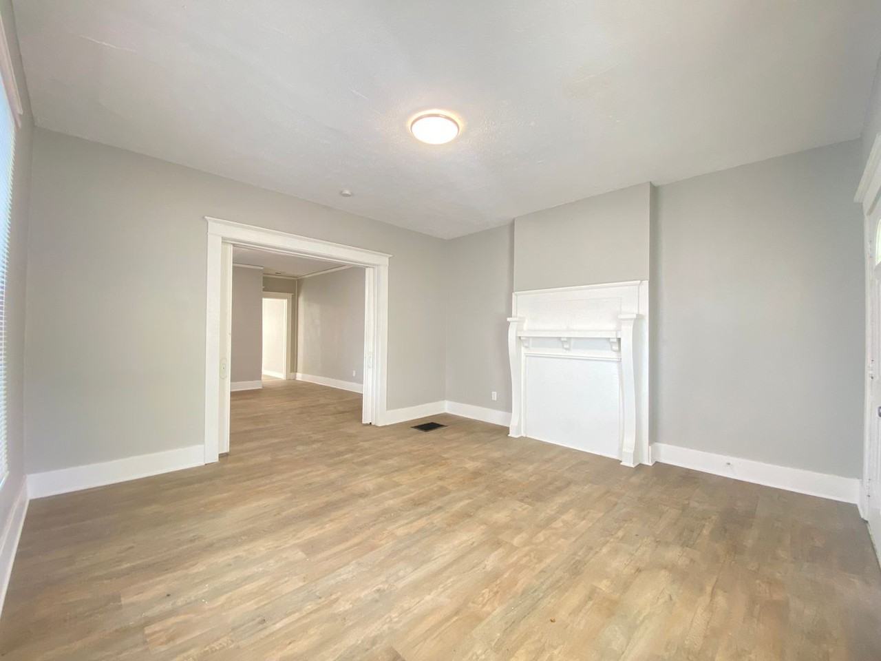 41-43 Grosvenor Ave Unit 43 - Photo 2 of 36